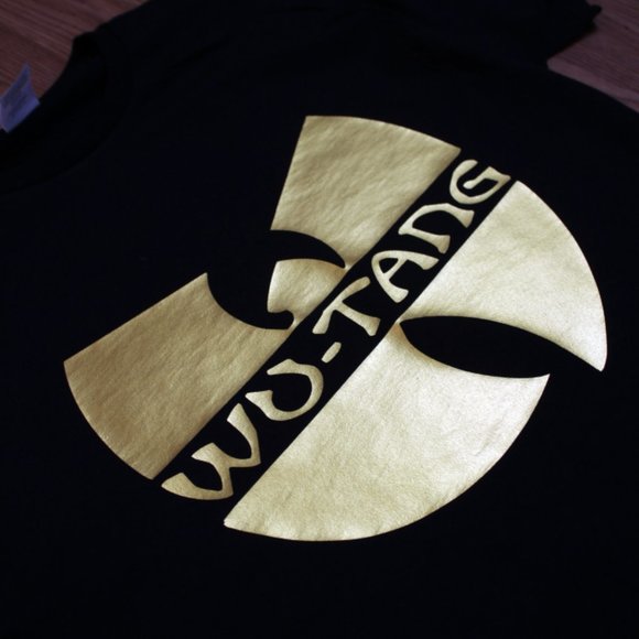 The Big Wu-Tang Logo In Gold On A Black T-Shirt - Picture 2 of 3
